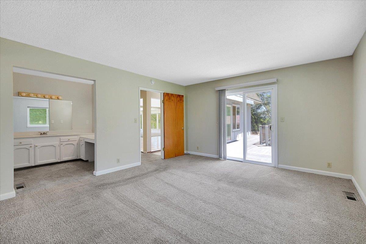 Detail Gallery Image 3 of 60 For 11211 N Lakeshore, Auburn,  CA 95602 - 3 Beds | 2 Baths