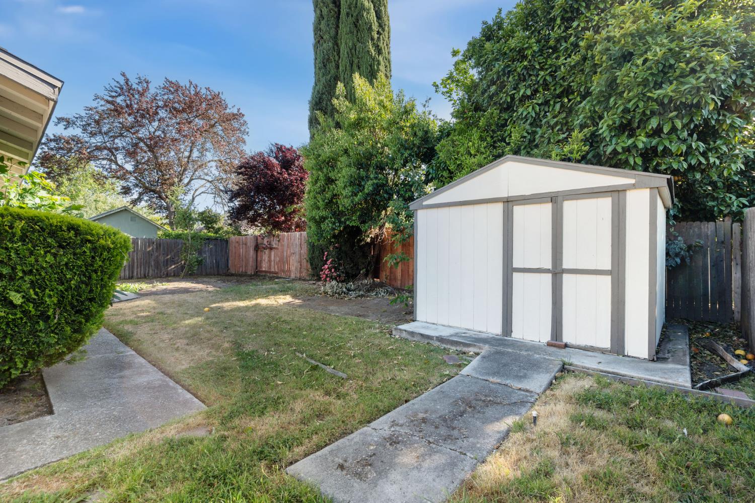 Detail Gallery Image 24 of 25 For 8046 Center Pkwy, Sacramento,  CA 95823 - 3 Beds | 2 Baths