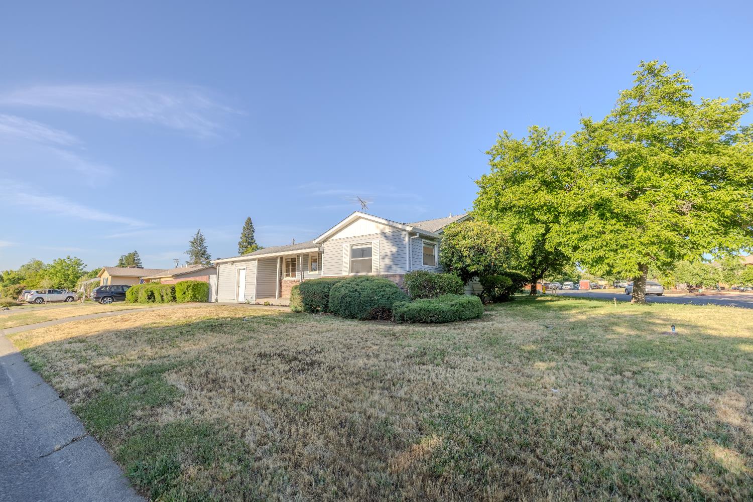 Berkshire Way, Sacramento, California image 36