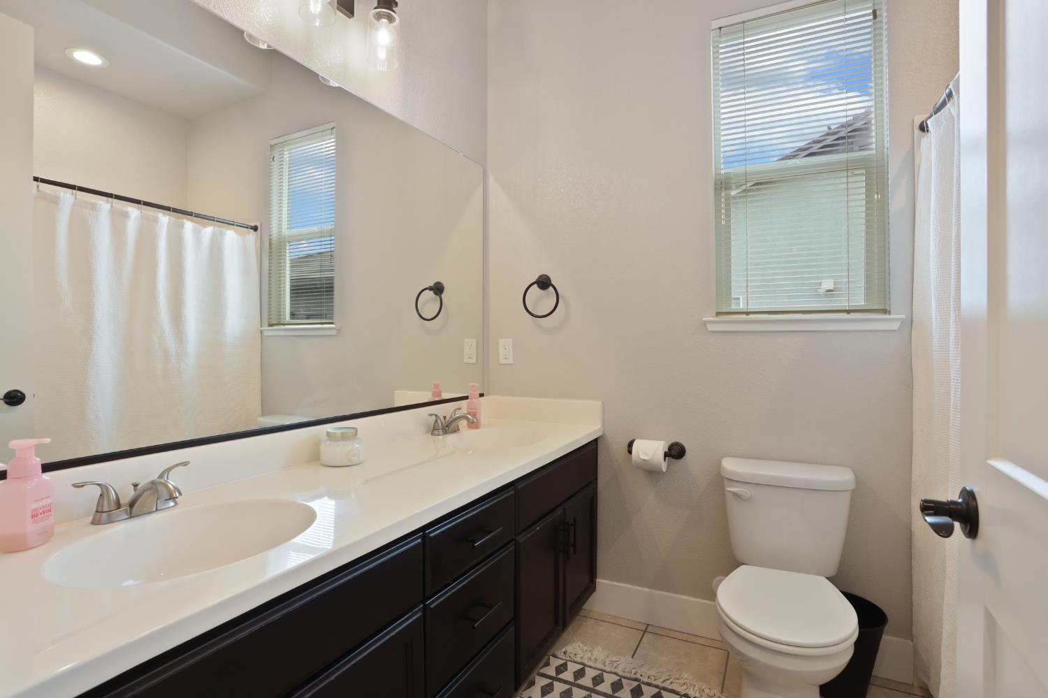 Detail Gallery Image 36 of 61 For 2134 Rambutan Pl, Manteca,  CA 95337 - 5 Beds | 3/1 Baths