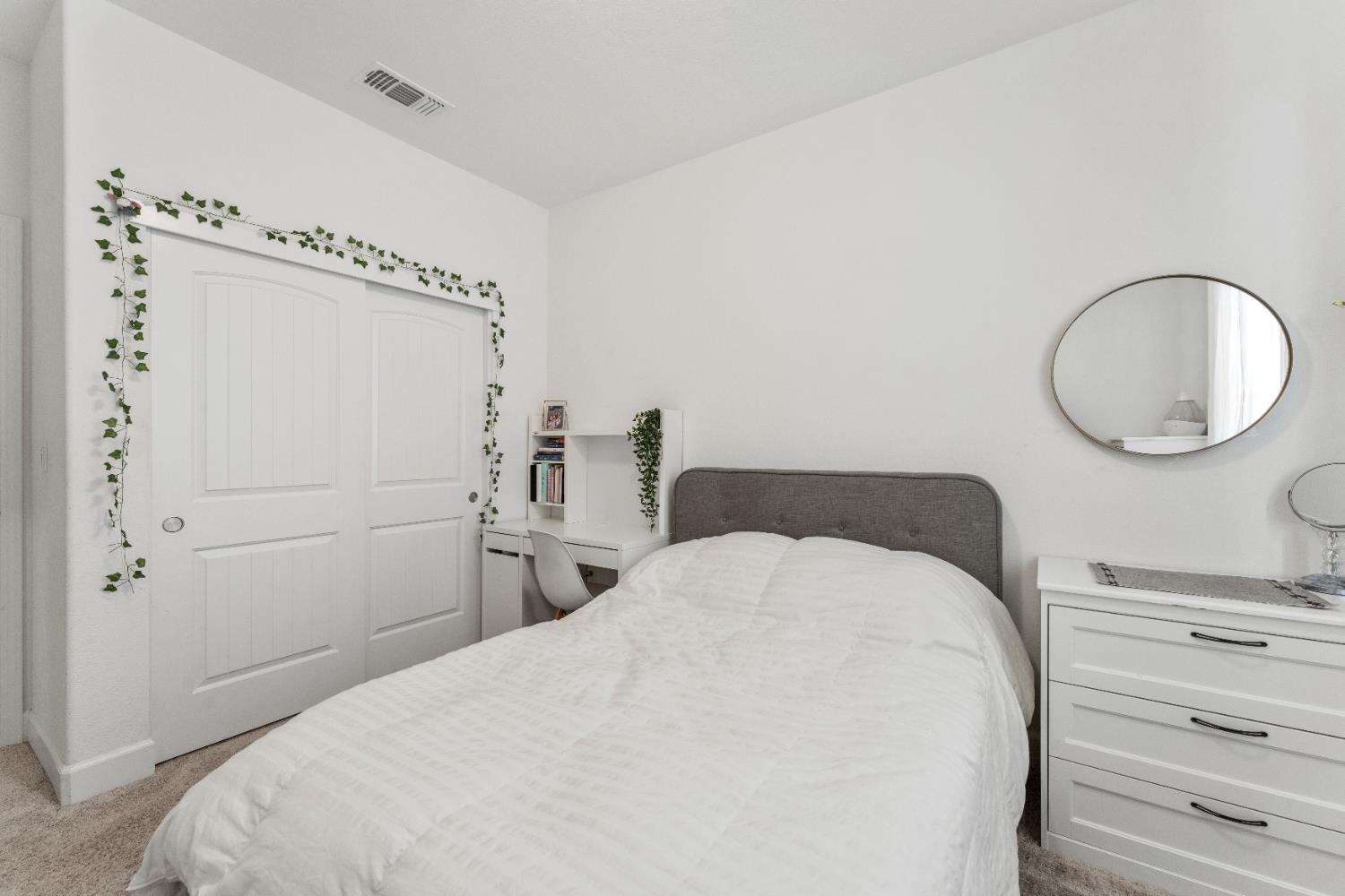 Detail Gallery Image 16 of 44 For 7744 Pullet Ct, Antelope,  CA 95843 - 5 Beds | 3 Baths