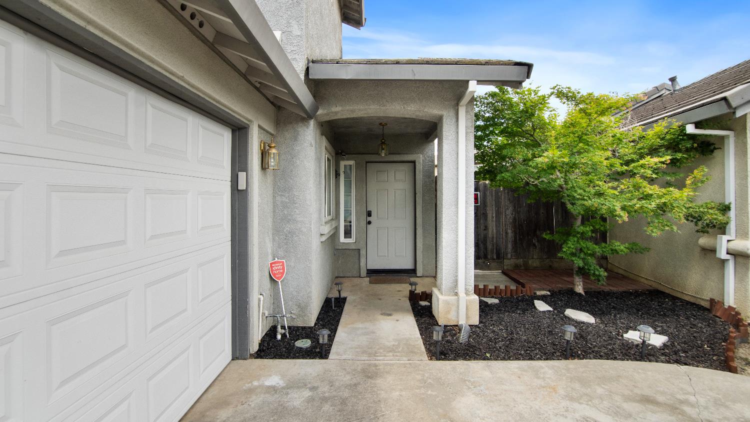 Detail Gallery Image 3 of 29 For 1327 Pippen Ln, Lodi,  CA 95242 - 3 Beds | 2/1 Baths