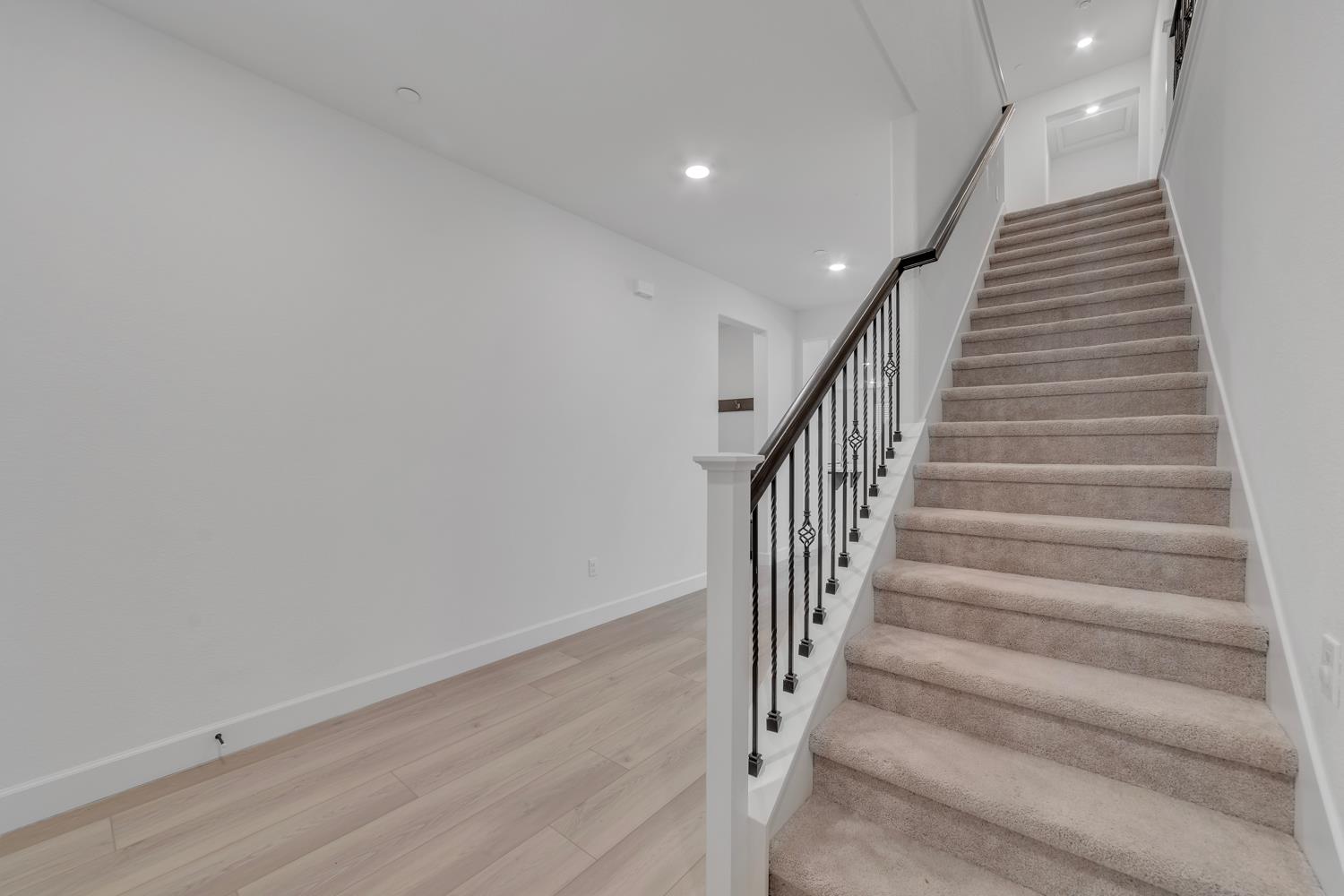 Detail Gallery Image 30 of 61 For 5092 Gold Rush Dr, Folsom,  CA 95630 - 4 Beds | 3/1 Baths