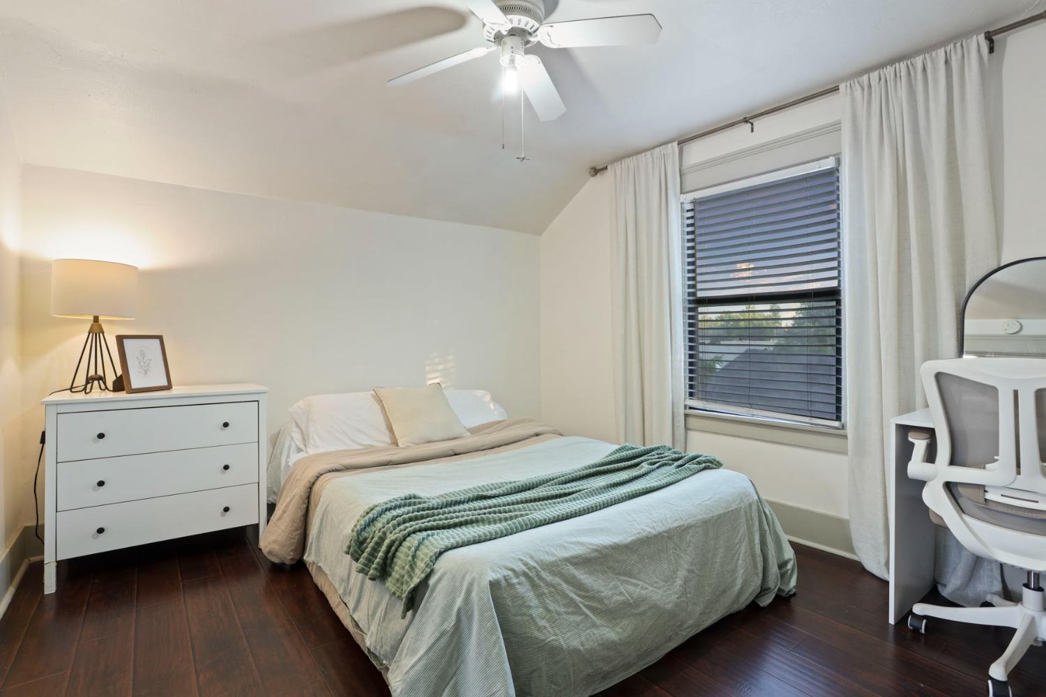 Detail Gallery Image 21 of 30 For 526 Mitchell Ave, Turlock,  CA 95380 - 4 Beds | 1 Baths