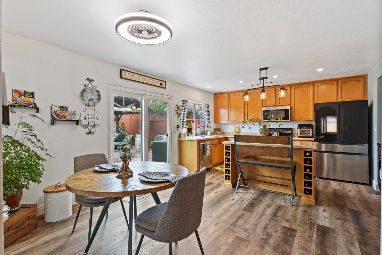 Detail Gallery Image 9 of 39 For 34 James Ct, Tracy,  CA 95376 - 3 Beds | 3 Baths