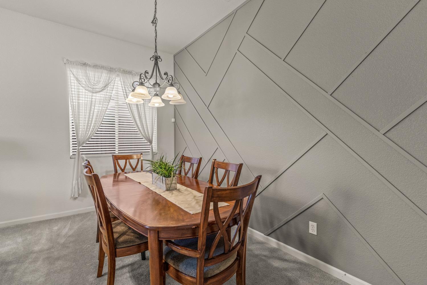 Detail Gallery Image 9 of 43 For 5512 Sienna Hills Way, Antelope,  CA 95843 - 4 Beds | 2 Baths