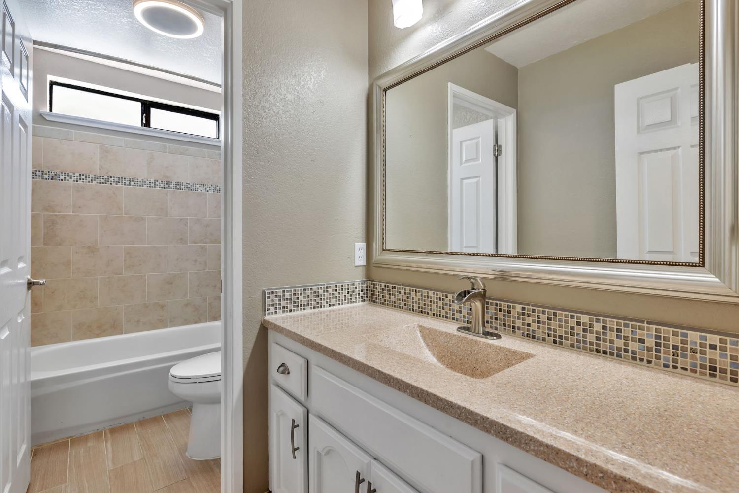 Detail Gallery Image 26 of 34 For 3203 Osuna Way, Sacramento,  CA 95833 - 3 Beds | 2 Baths