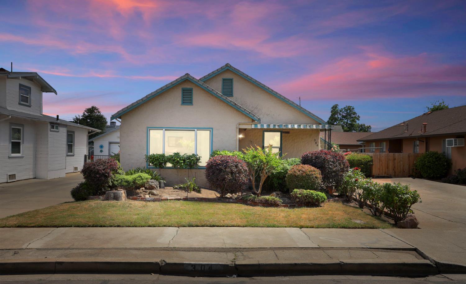 Detail Gallery Image 37 of 39 For 304 E Tokay St, Lodi,  CA 95240 - 2 Beds | 2 Baths