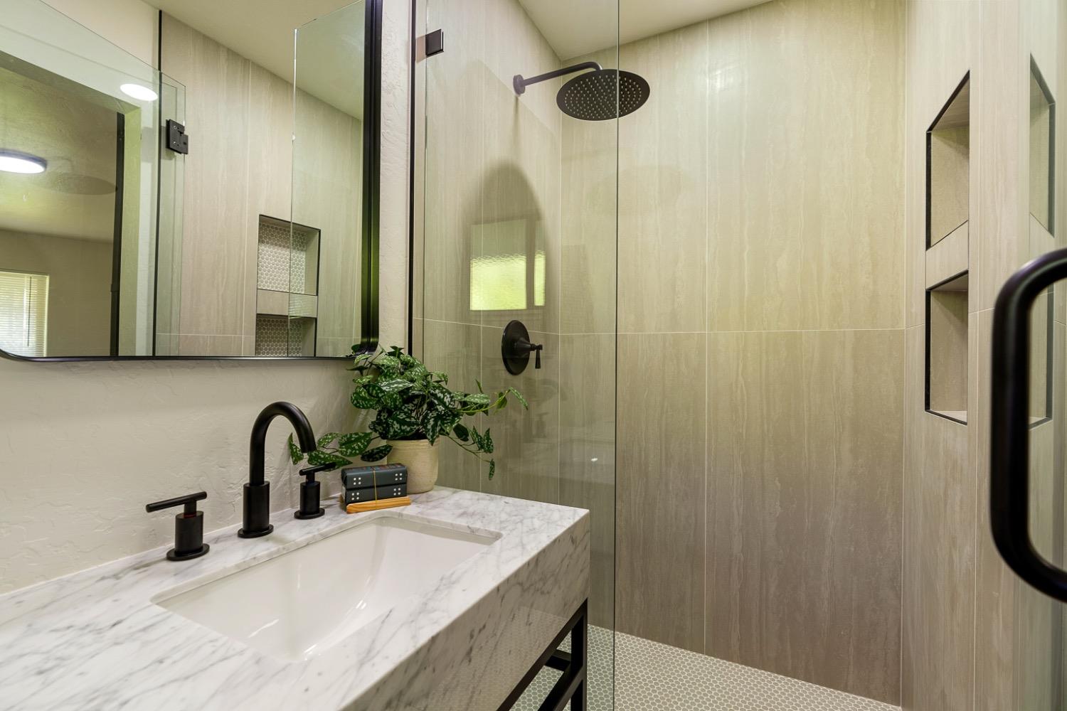 Detail Gallery Image 24 of 53 For 6612 13th St, Sacramento,  CA 95831 - 3 Beds | 2 Baths