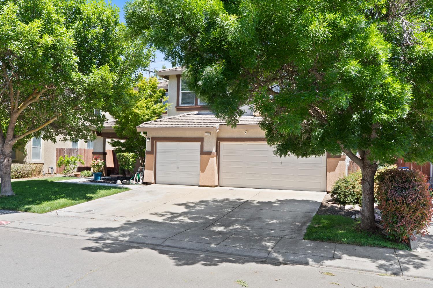 Detail Gallery Image 5 of 55 For 3408 Vancouver Dr, Modesto,  CA 95355 - 4 Beds | 3/1 Baths
