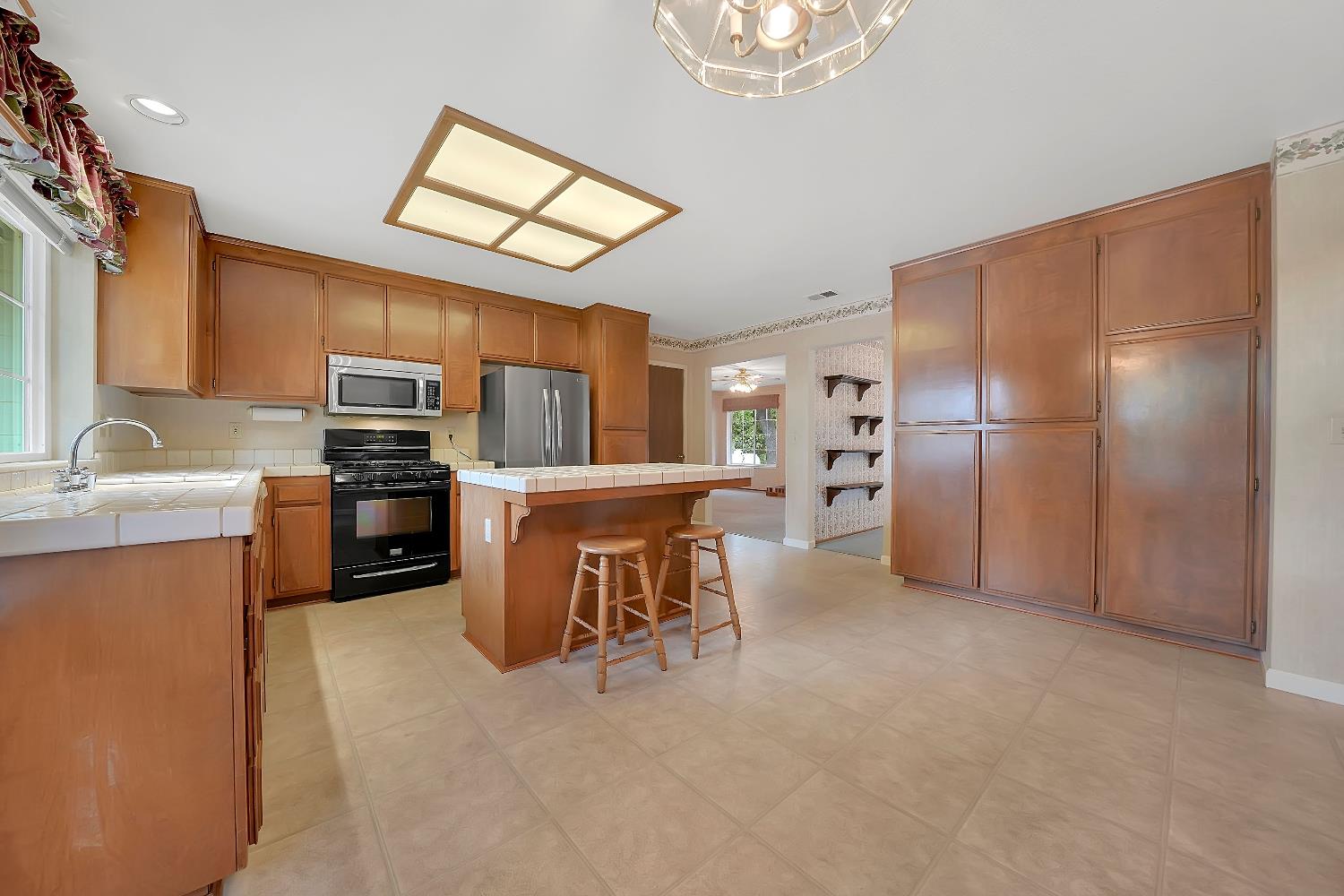 Detail Gallery Image 5 of 36 For 23431 Fortress Way, Pioneer,  CA 95666 - 3 Beds | 2 Baths