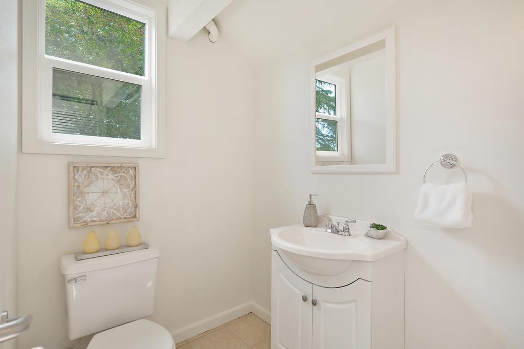 Detail Gallery Image 48 of 73 For 8224 Shadowood Ct, Granite Bay,  CA 95746 - 4 Beds | 2/1 Baths