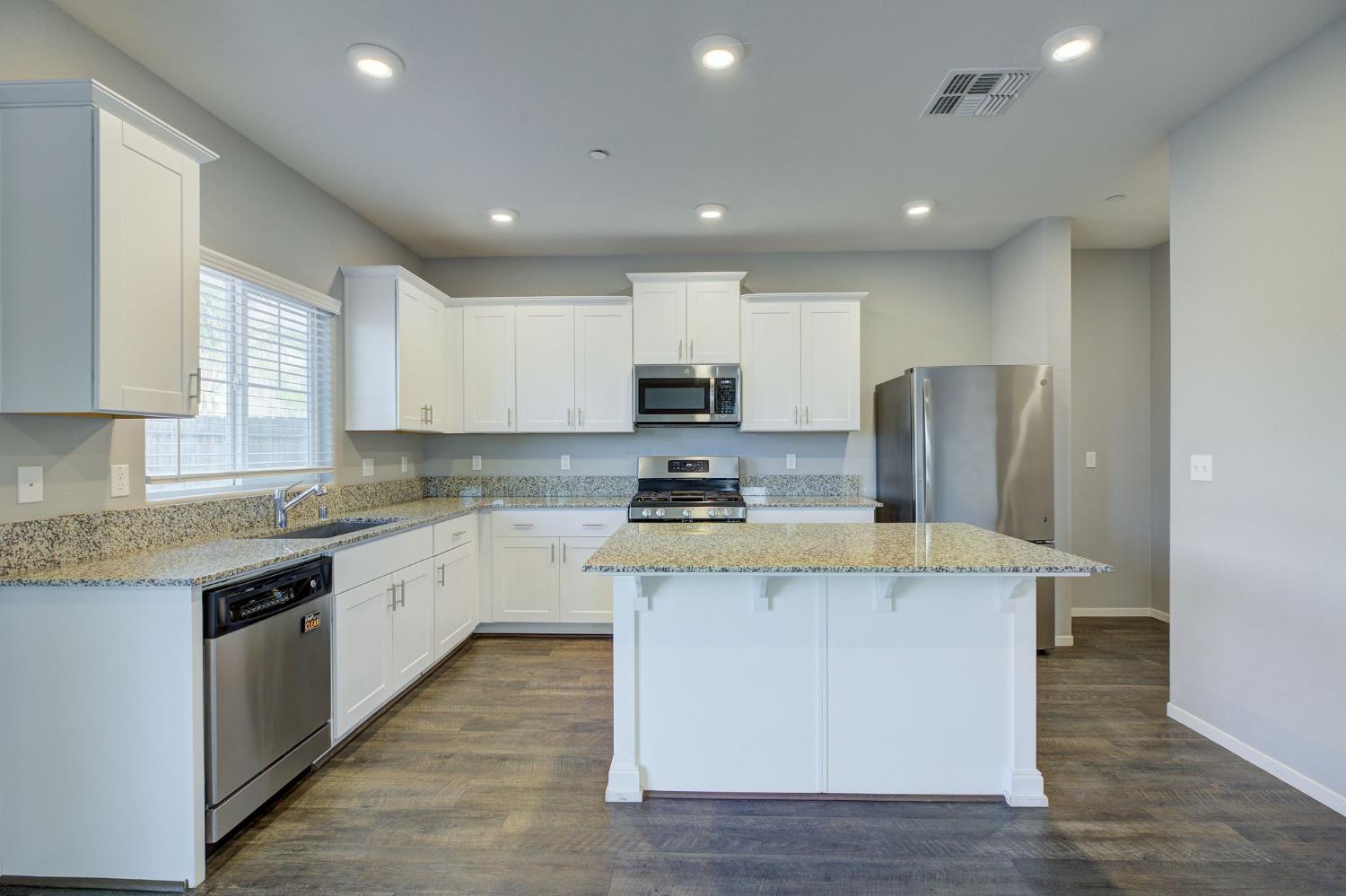 Emerald Park Lane, Roseville, California image 6