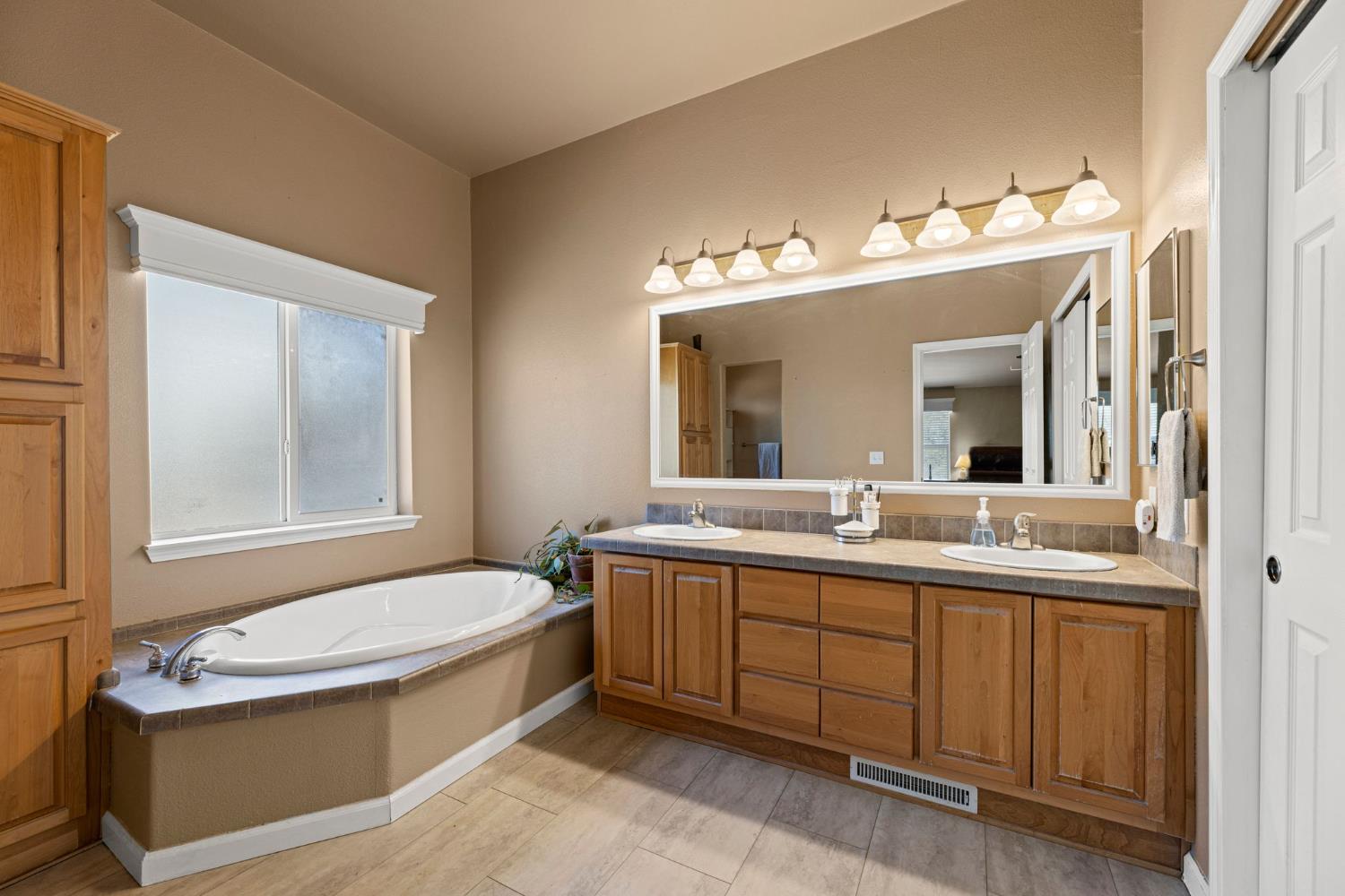 Detail Gallery Image 37 of 60 For 8378 Creek Way, –,  CA 95977 - 4 Beds | 2 Baths