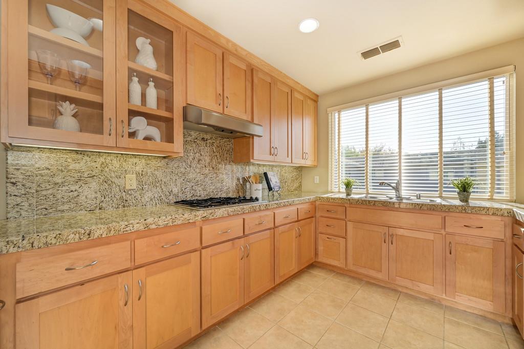 Photo #4: 225062382 Listing: Photo #4