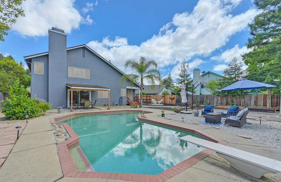 Liberty Court, Roseville, California image 2