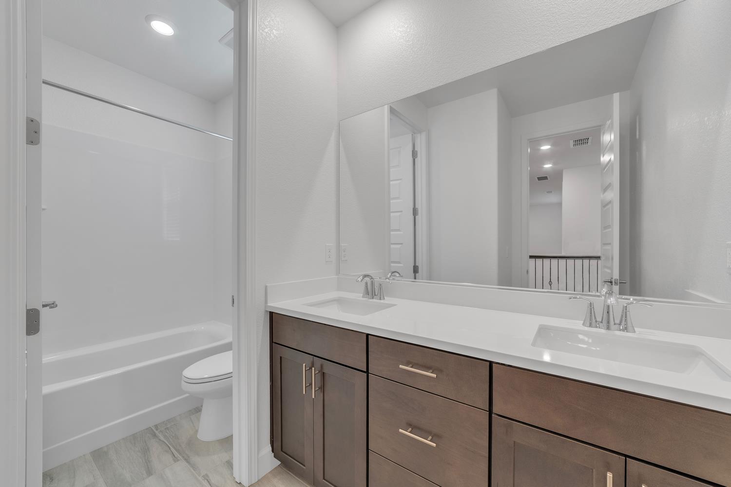 Detail Gallery Image 48 of 61 For 5092 Gold Rush Dr, Folsom,  CA 95630 - 4 Beds | 3/1 Baths