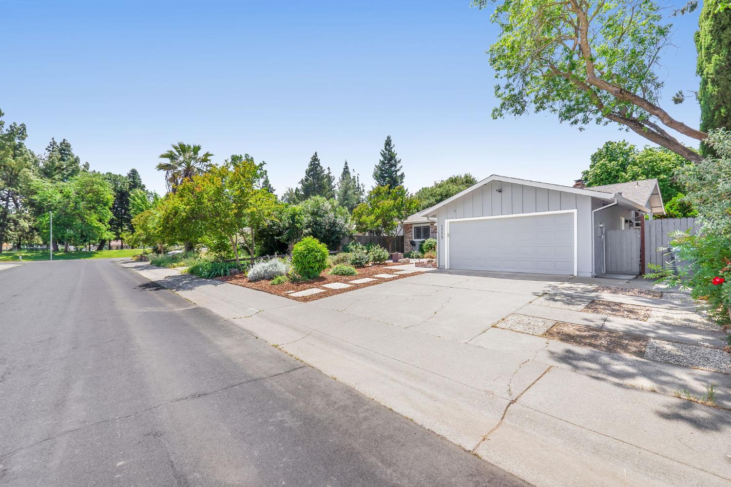 Myrtle Place, Davis, California image 2