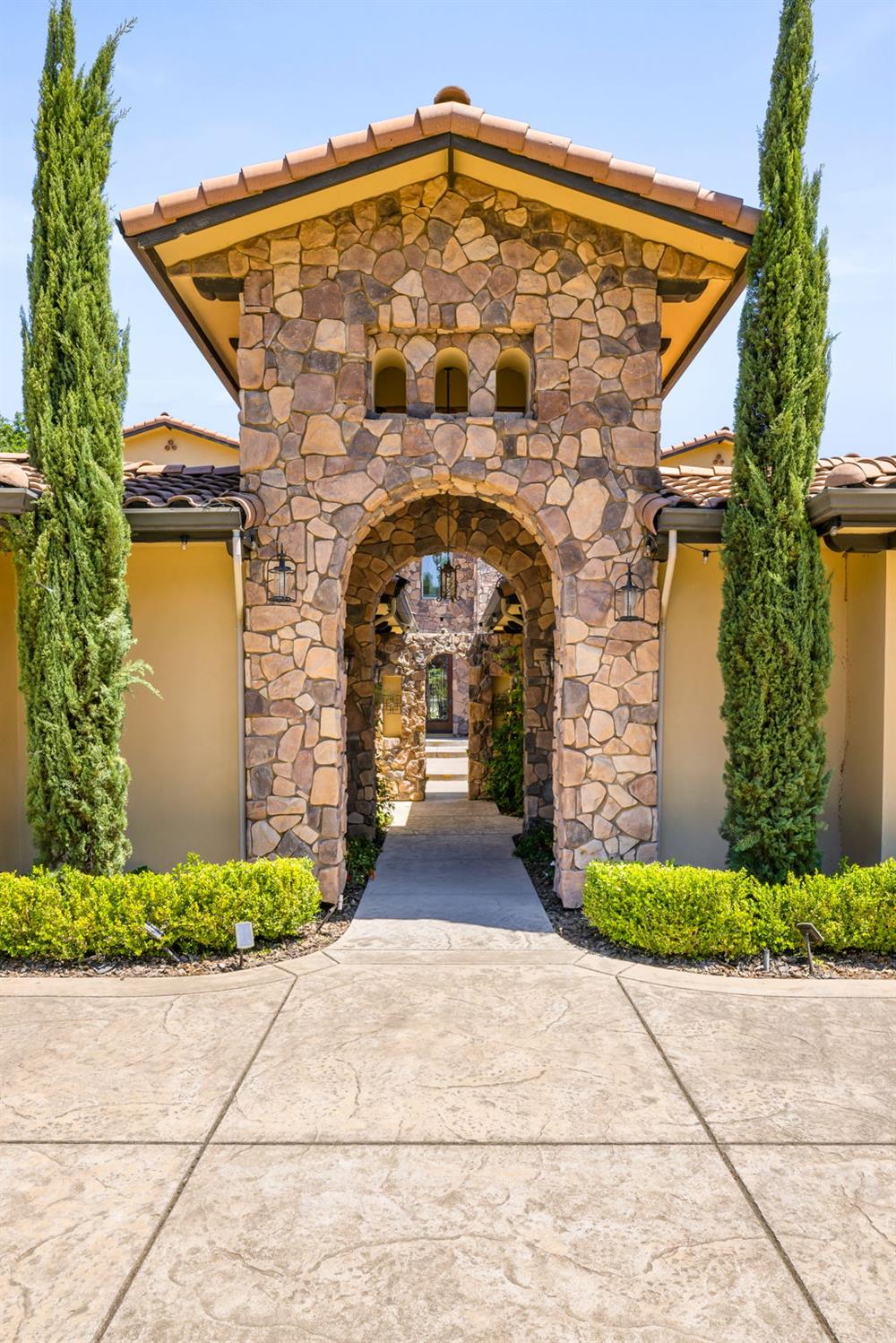 Detail Gallery Image 7 of 98 For 5521 Monte Claire Ln, Loomis,  CA 95650 - 6 Beds | 6/1 Baths