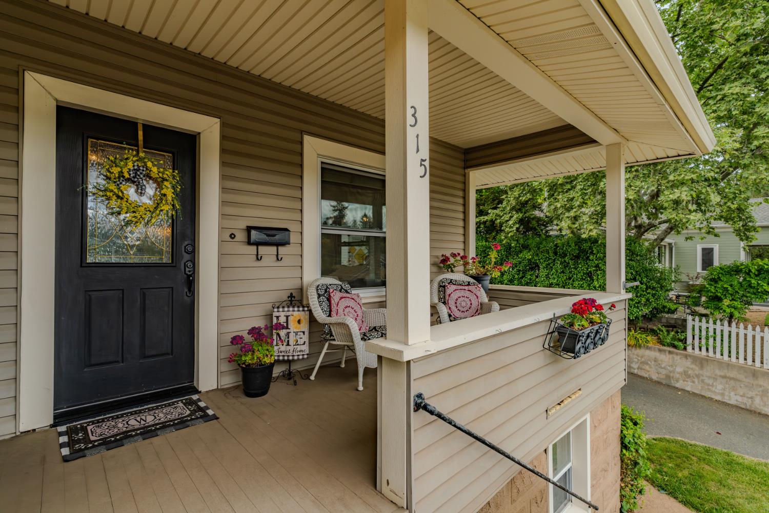 Detail Gallery Image 14 of 72 For 315 Water St, Jackson,  CA 95642 - 3 Beds | 1/1 Baths