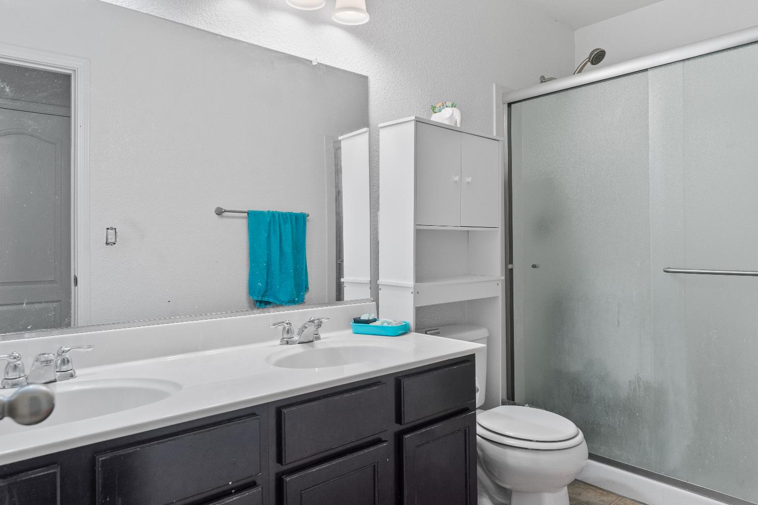 Detail Gallery Image 25 of 59 For 8269 Red Rock Dr, Sacramento,  CA 95829 - 4 Beds | 2/1 Baths