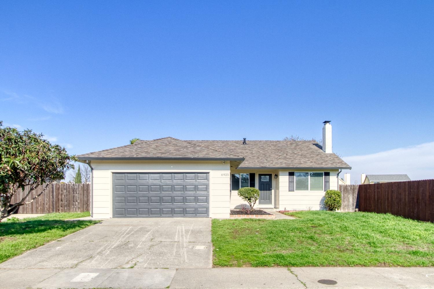 Detail Gallery Image 1 of 17 For 6925 Pradera Mesa Dr, Sacramento,  CA 95824 - 4 Beds | 2 Baths