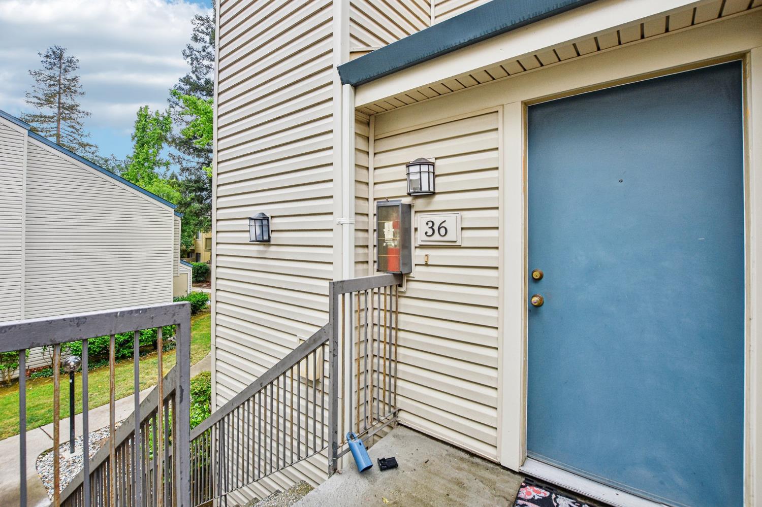 Hurley Way #36, Sacramento, California image 1