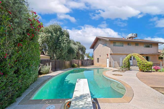 Detail Gallery Image 35 of 49 For 51 Tristan Cir, Sacramento,  CA 95823 - 5 Beds | 2/1 Baths