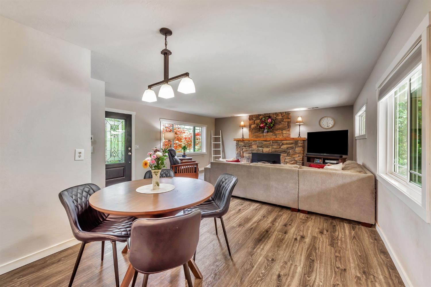 Detail Gallery Image 5 of 41 For 22175 Placer Hills Rd, Colfax,  CA 95713 - 6 Beds | 3 Baths
