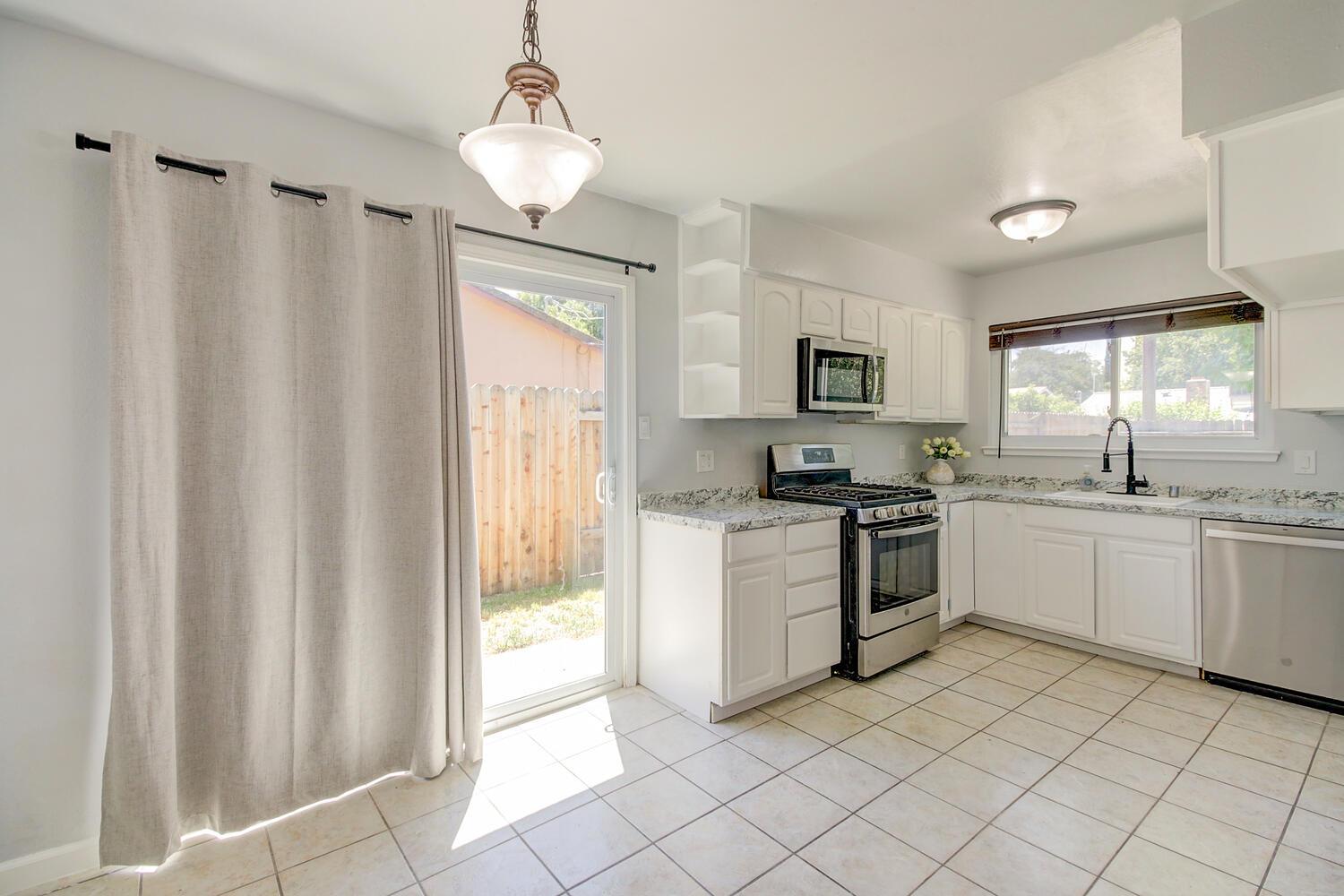 Detail Gallery Image 11 of 35 For 8258 Cordelia Cir, Citrus Heights,  CA 95621 - 3 Beds | 1 Baths