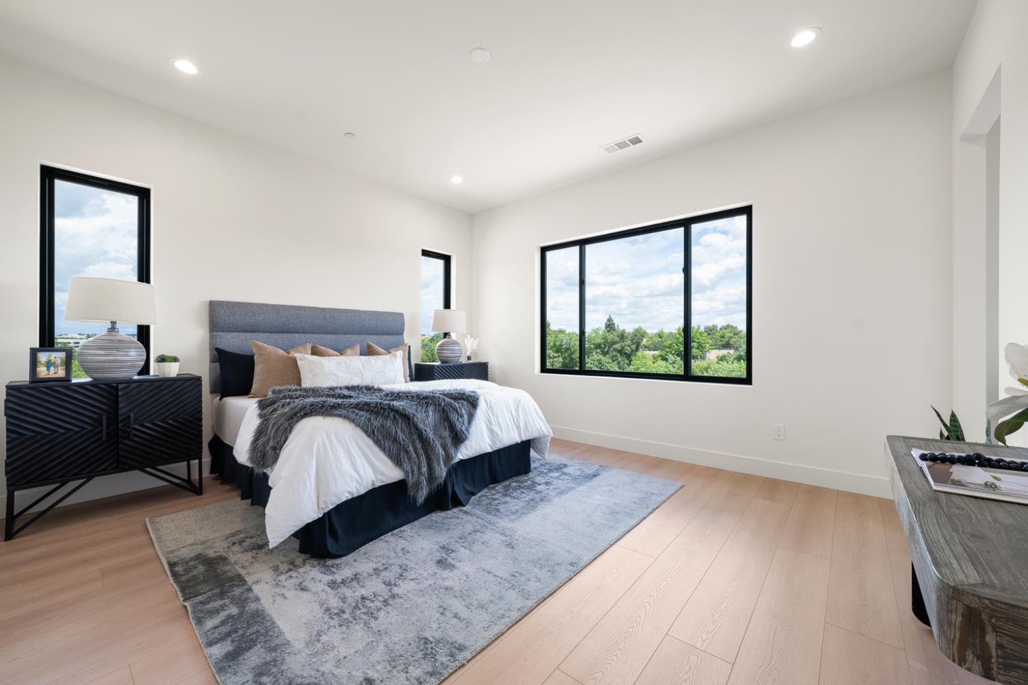 Detail Gallery Image 32 of 59 For 407 East St, Roseville,  CA 95678 - 4 Beds | 4 Baths