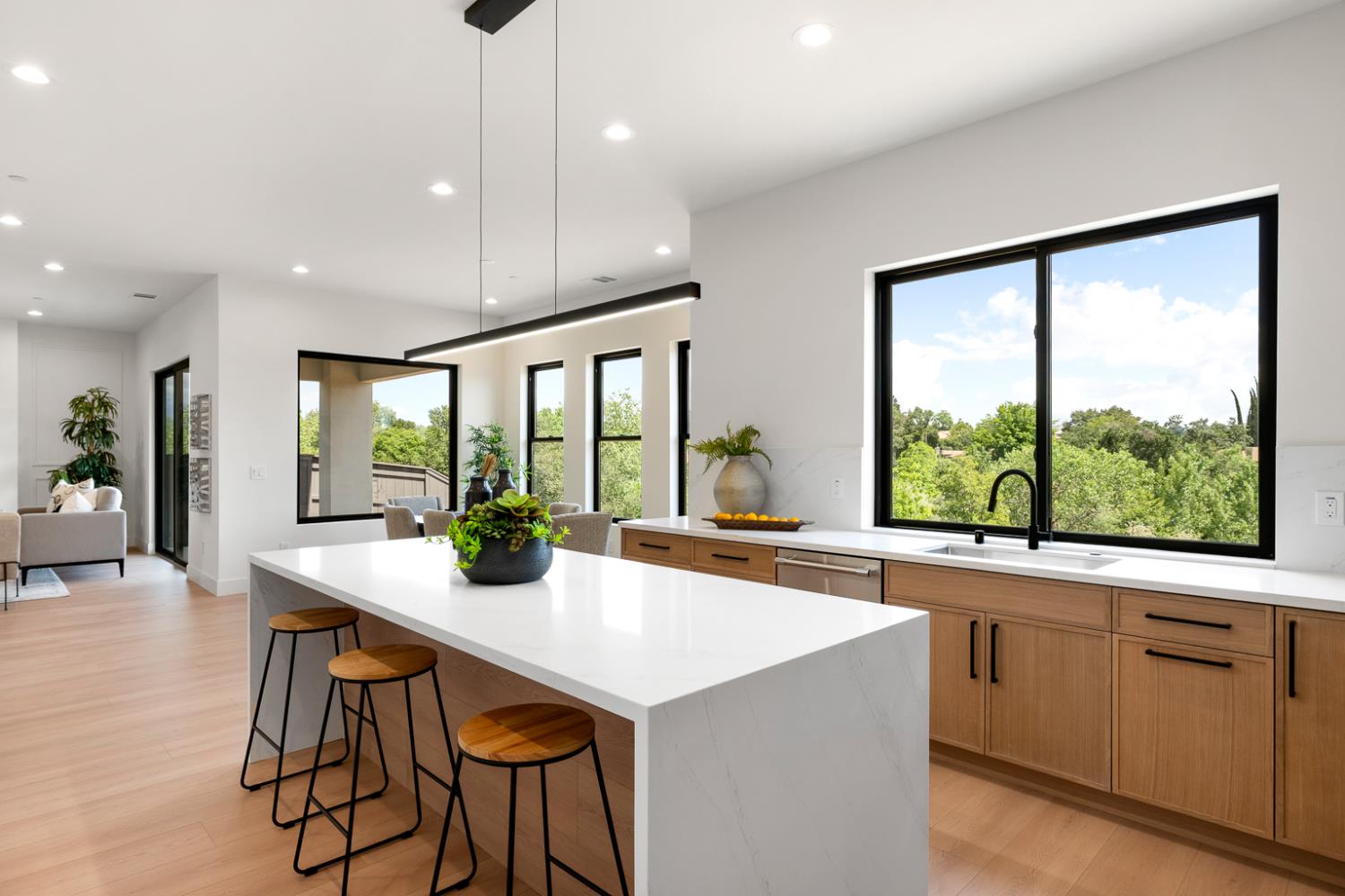 Detail Gallery Image 22 of 59 For 407 East St, Roseville,  CA 95678 - 4 Beds | 4 Baths