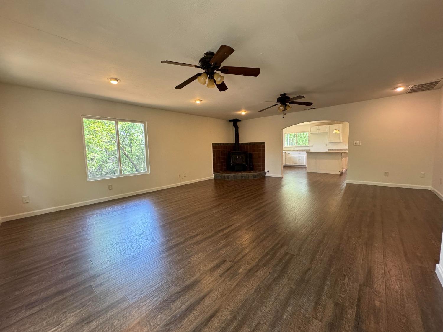 Detail Gallery Image 11 of 23 For 999 Drynan Ln, Colfax,  CA 95713 - 5 Beds | 3 Baths
