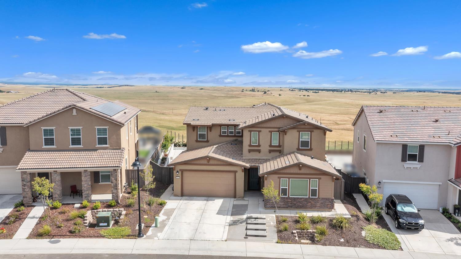 Detail Gallery Image 4 of 61 For 5092 Gold Rush Dr, Folsom,  CA 95630 - 4 Beds | 3/1 Baths