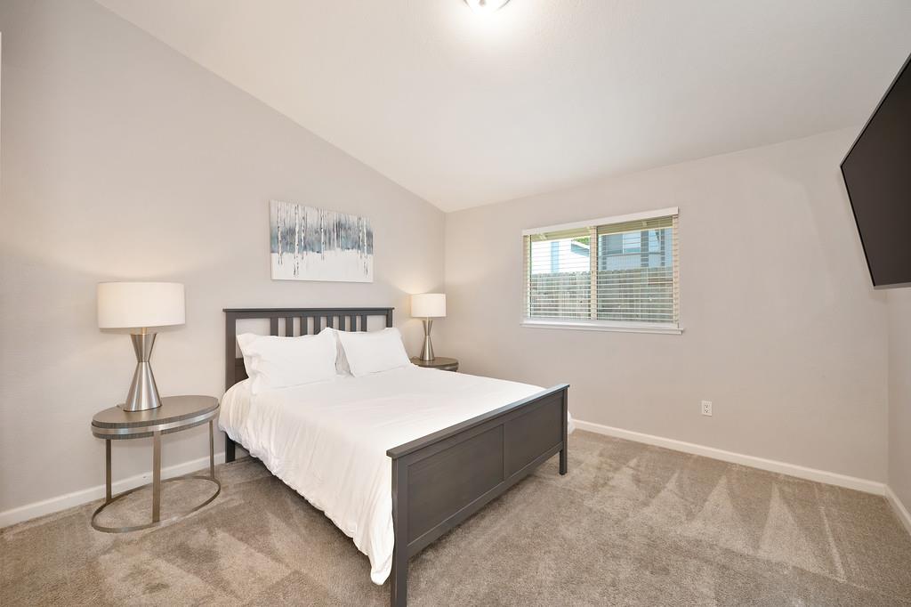 Peach Leaf Court, Sacramento, California image 27