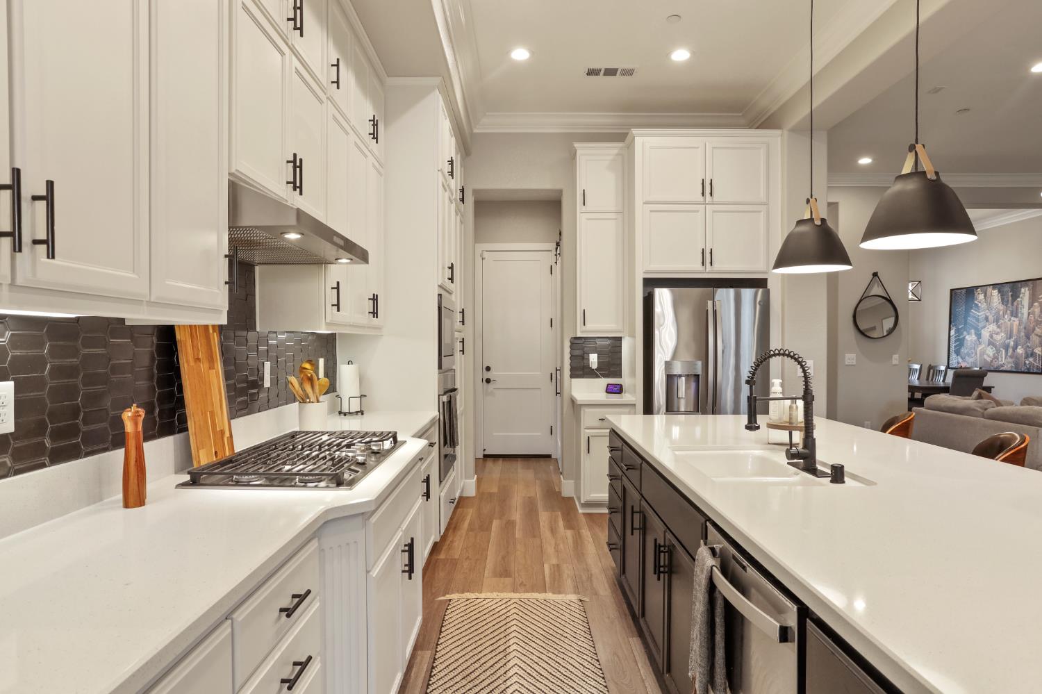 Detail Gallery Image 29 of 61 For 2134 Rambutan Pl, Manteca,  CA 95337 - 5 Beds | 3/1 Baths
