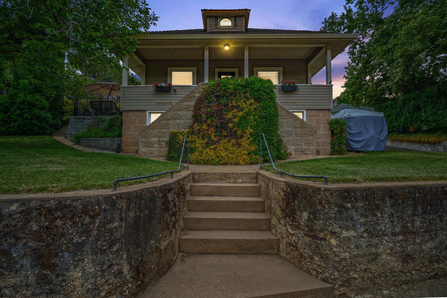 Detail Gallery Image 2 of 72 For 315 Water St, Jackson,  CA 95642 - 3 Beds | 1/1 Baths