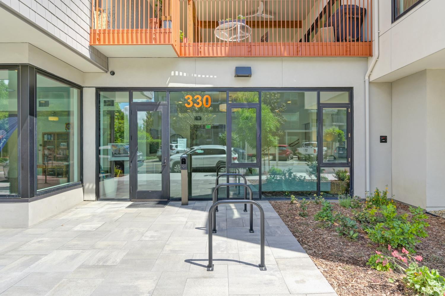 Photo #3: 225060784 Listing 