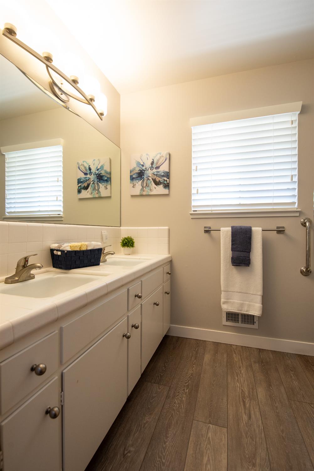 Detail Gallery Image 45 of 56 For 710 Leveland, Modesto,  CA 95350 - 5 Beds | 3 Baths