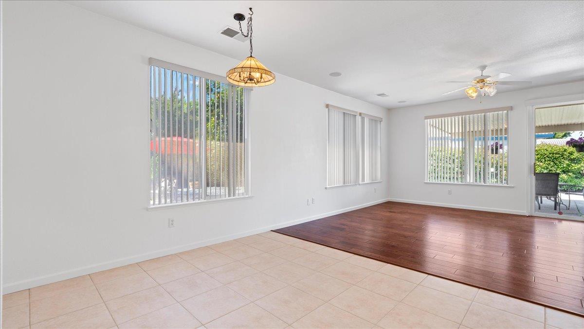 Detail Gallery Image 9 of 48 For 120 Pelican Bay Cir, Sacramento,  CA 95835 - 2 Beds | 2 Baths