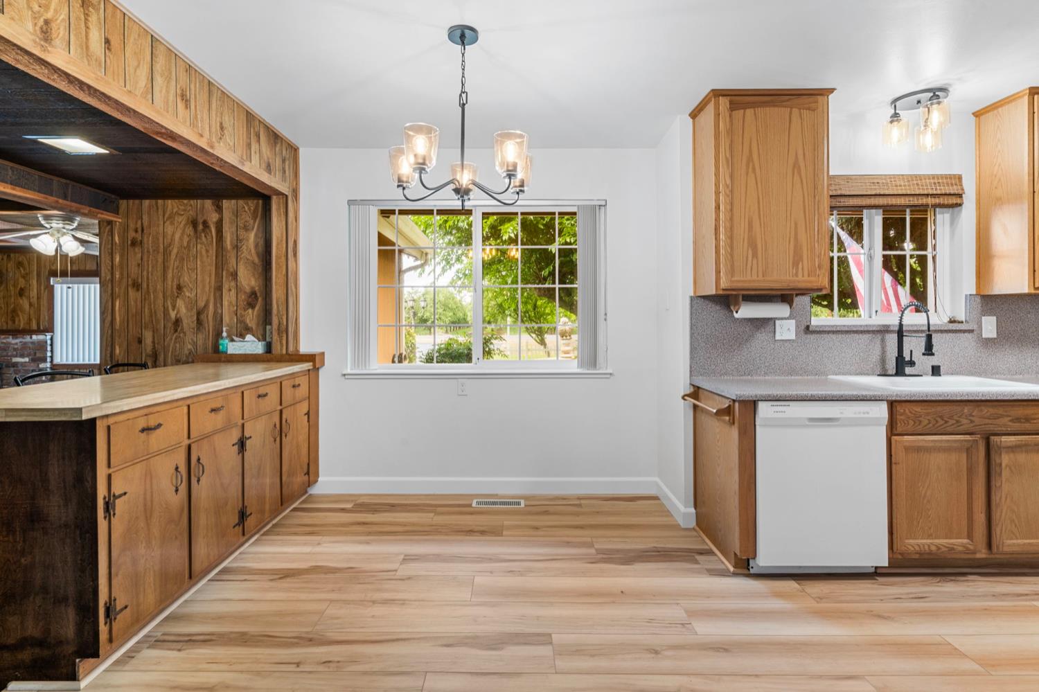 Detail Gallery Image 15 of 49 For 3920 S Escalon Bellota Rd, Farmington,  CA 95230 - 3 Beds | 1/1 Baths