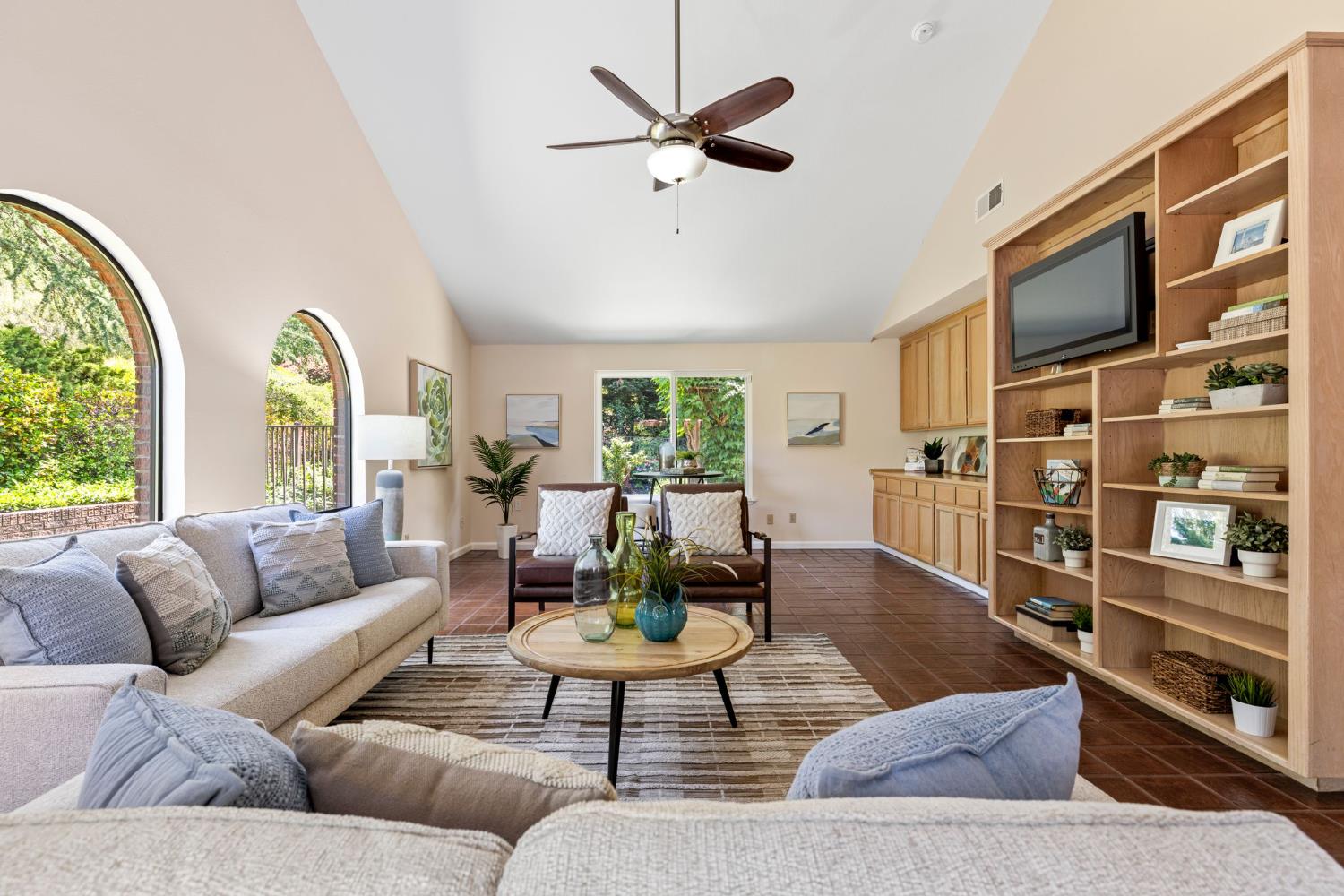 Detail Gallery Image 14 of 87 For 6127 Reservoir Ct, Granite Bay,  CA 95746 - 4 Beds | 4/1 Baths