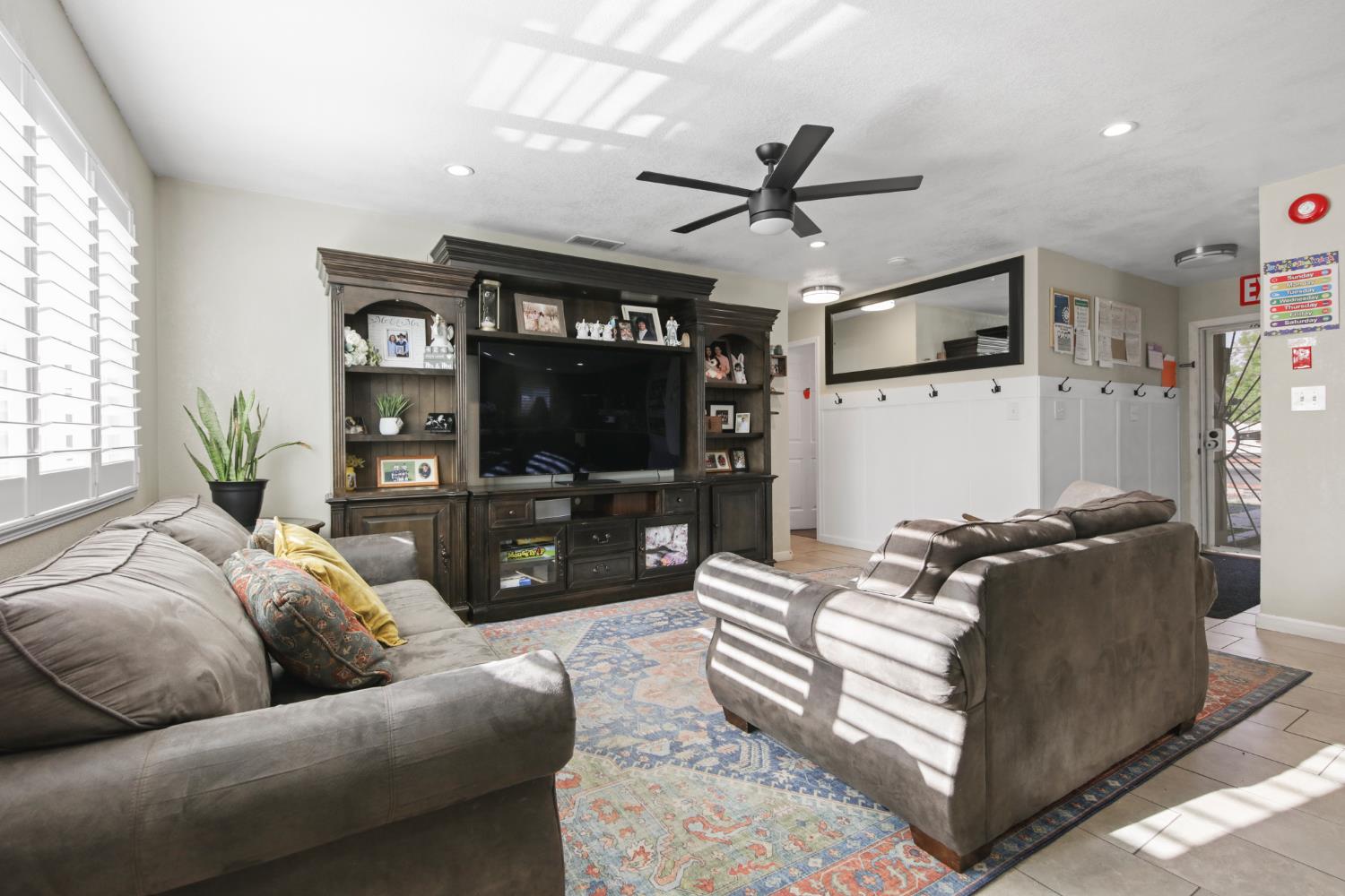 Detail Gallery Image 7 of 37 For 673 Locust Ave, Manteca,  CA 95337 - 3 Beds | 2 Baths