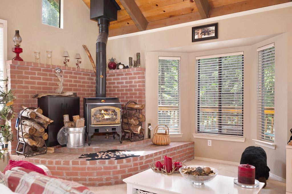 Detail Gallery Image 9 of 47 For 3490 Gold Ridge Trl, Pollock Pines,  CA 95726 - 3 Beds | 2 Baths