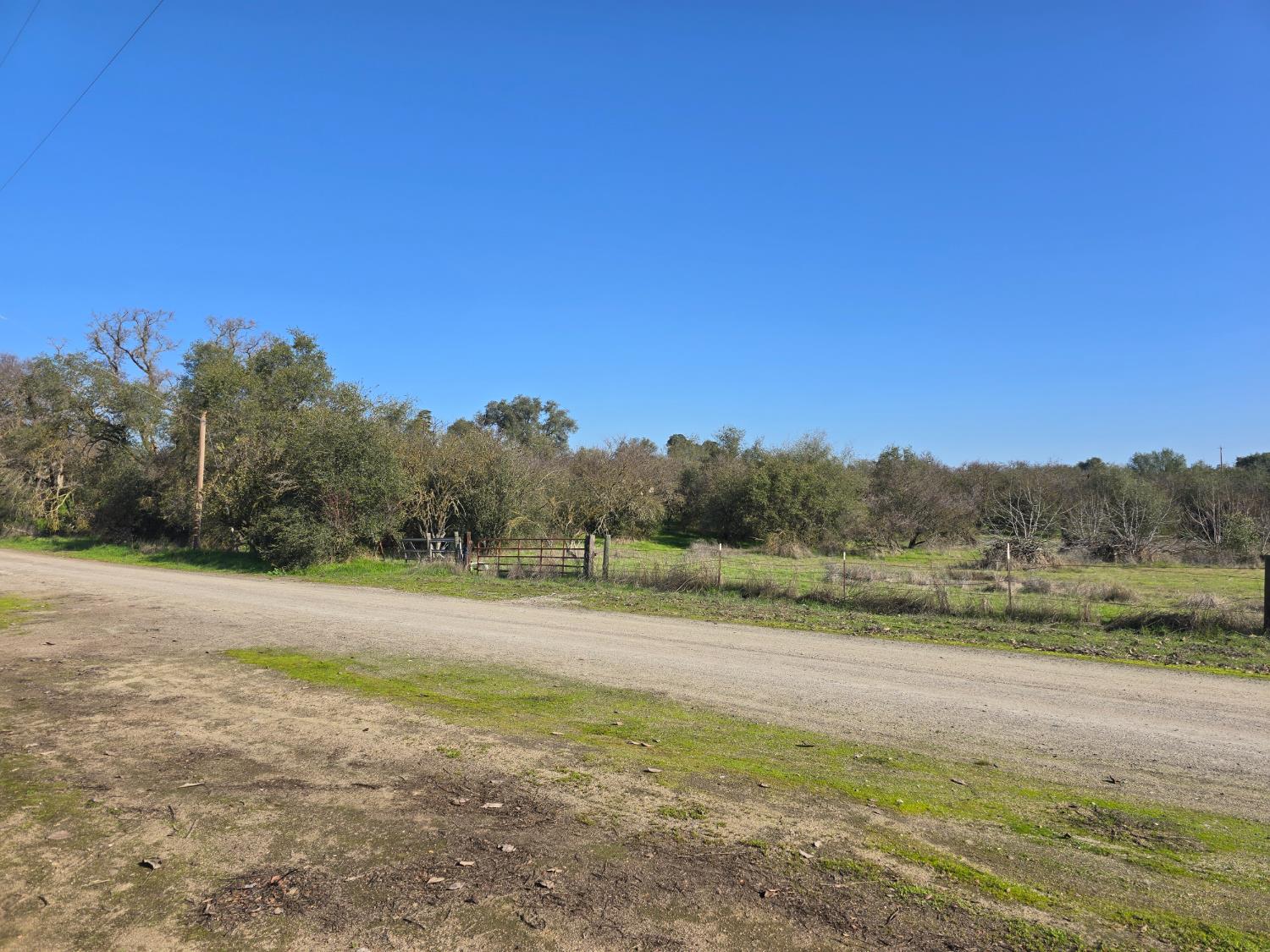 Detail Gallery Image 2 of 20 For 15601 Orange Blossom Rd, Oakdale,  CA 95361 - 2 Beds | 2 Baths