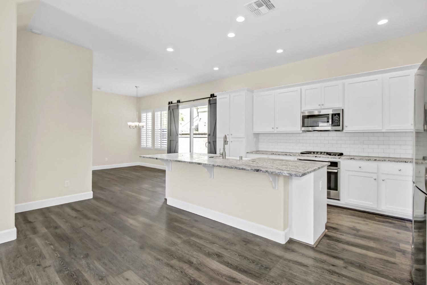 Julia Island Circle, Sacramento, California image 9