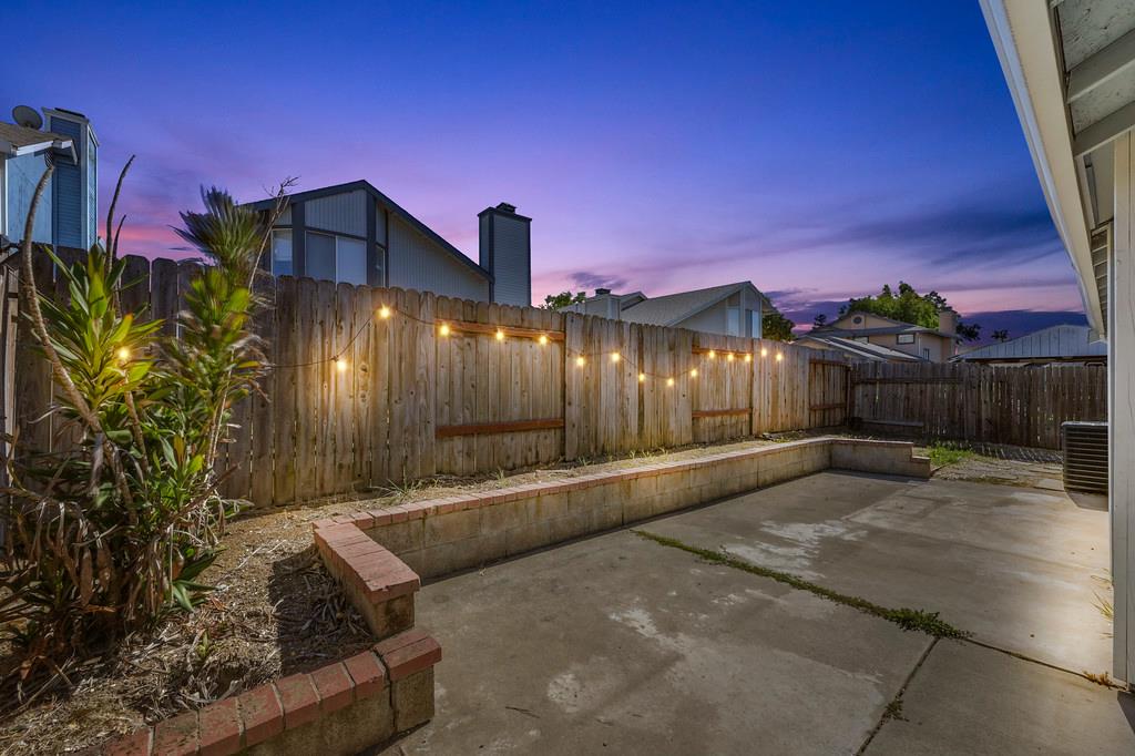 Peach Leaf Court, Sacramento, California image 38