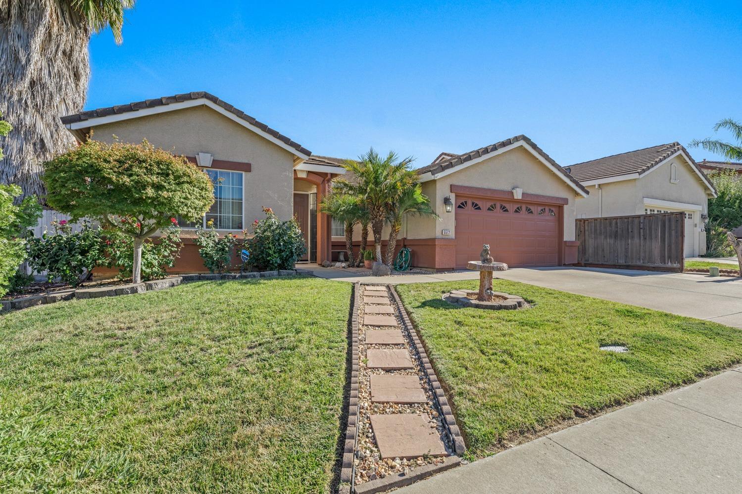 Detail Gallery Image 2 of 43 For 5512 Sienna Hills Way, Antelope,  CA 95843 - 4 Beds | 2 Baths