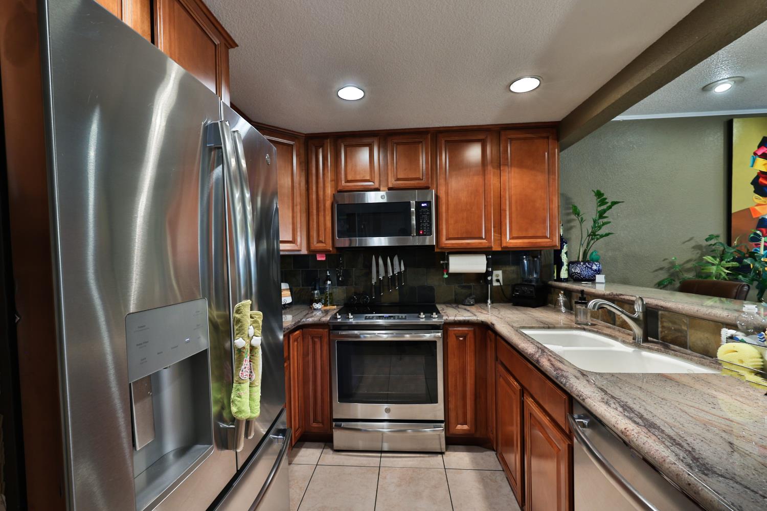 Hurley Way #3, Sacramento, California image 10