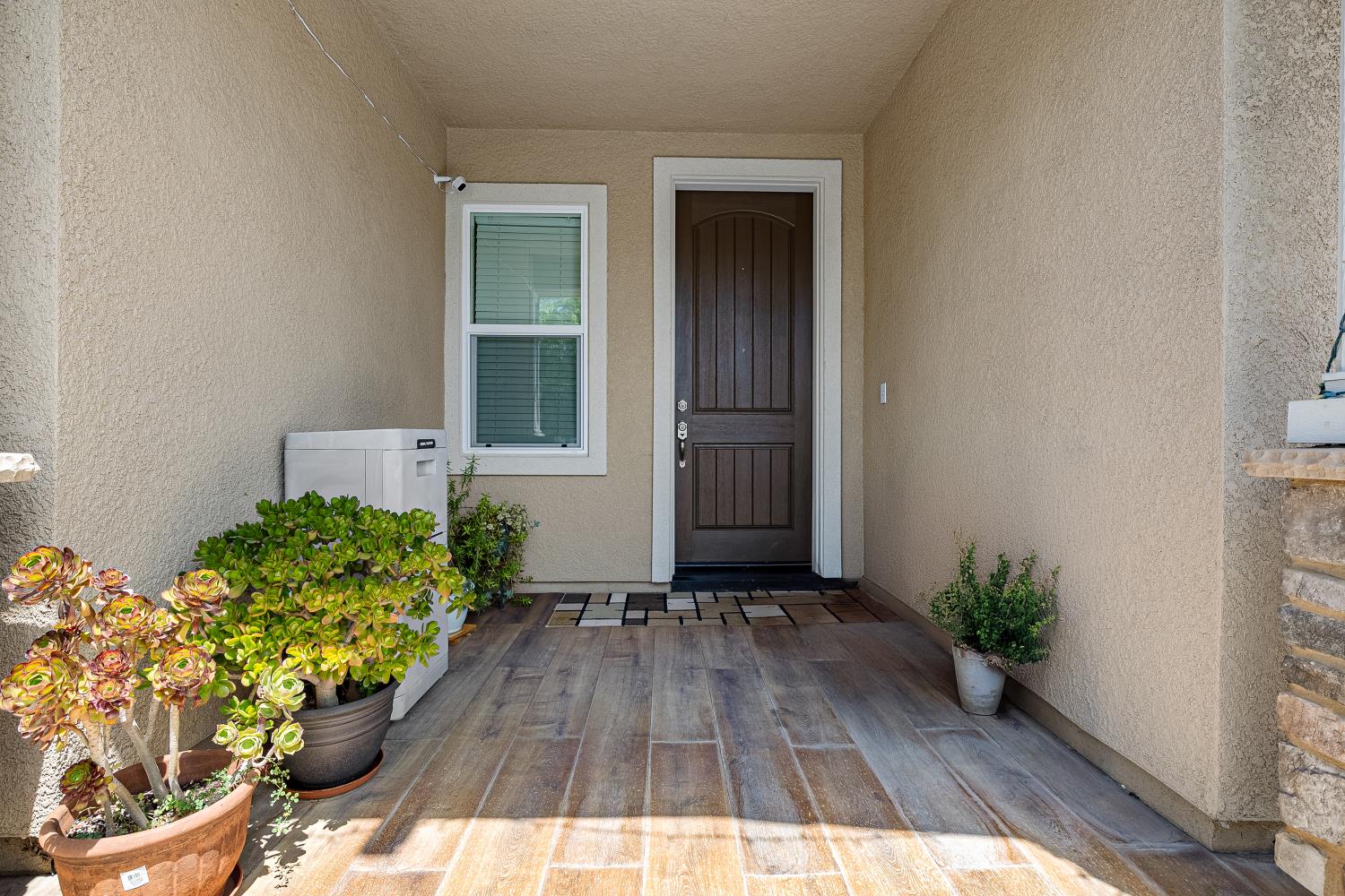 Detail Gallery Image 3 of 36 For 951 Alvarado Ct, Stockton,  CA 95204 - 3 Beds | 2 Baths